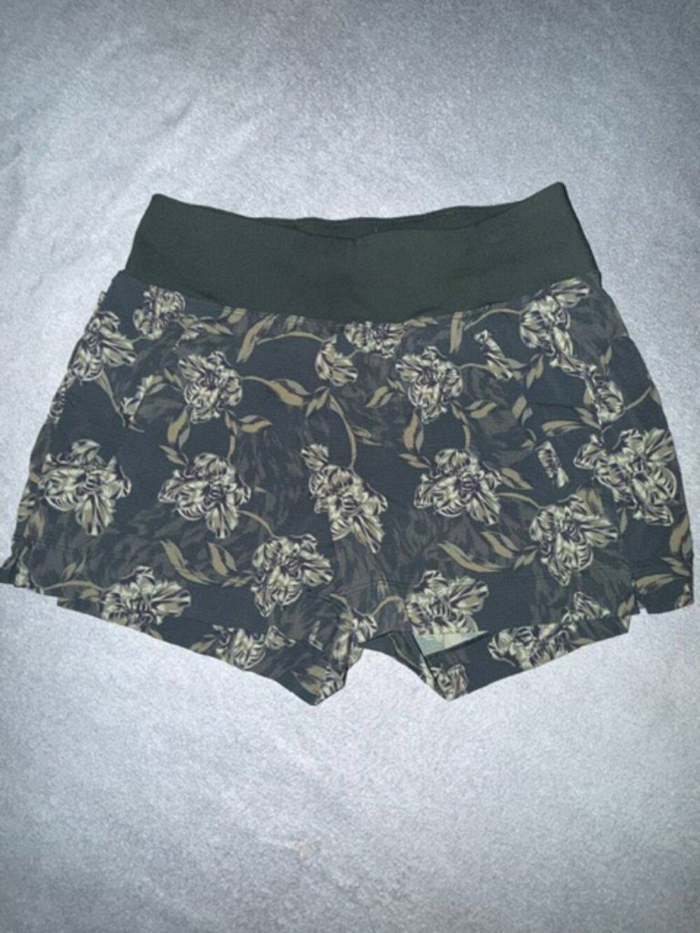 Athleta Women's Trekkie North Printed Short Size 6 Green